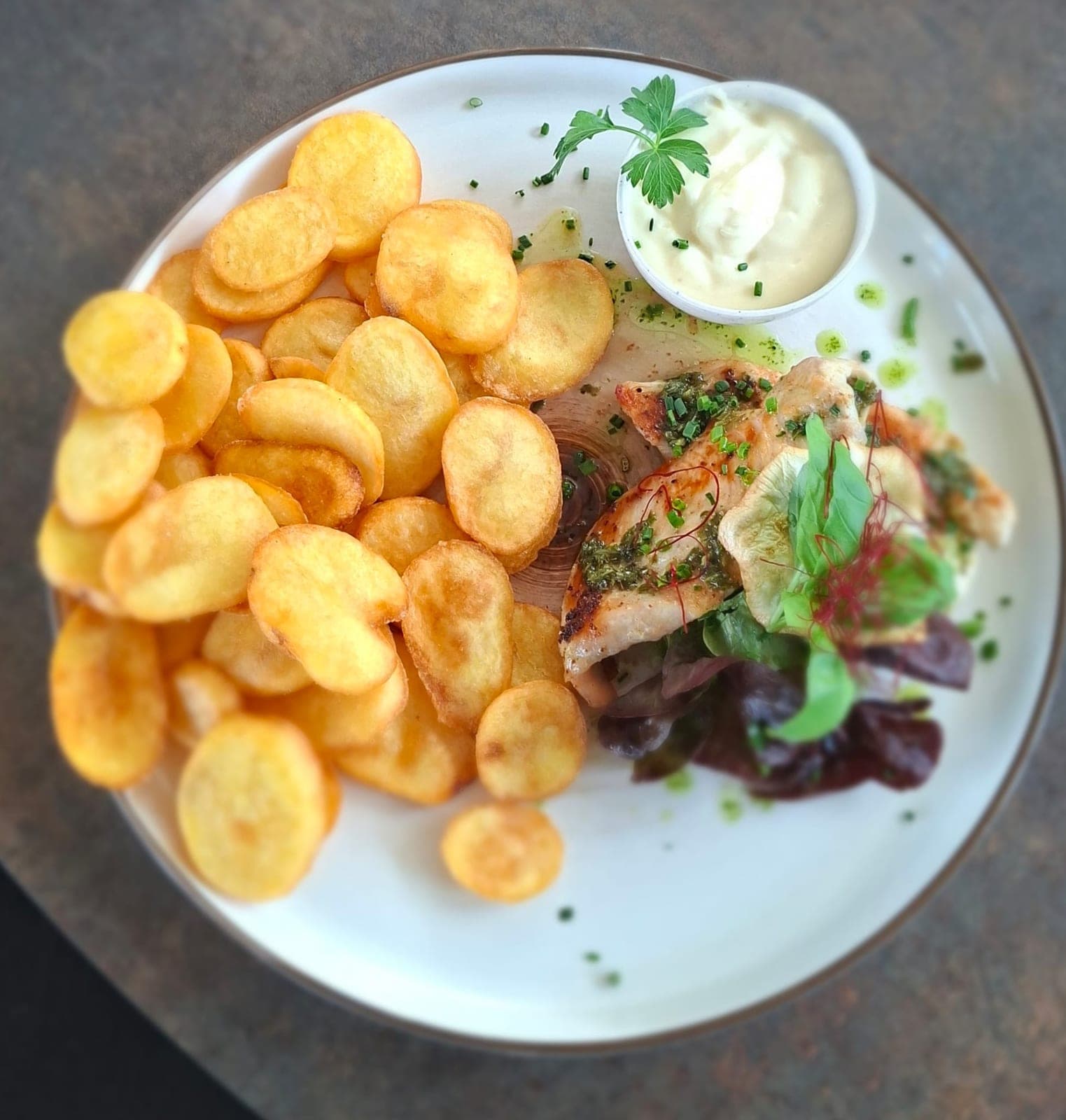 Hähnchen mit Kartoffelchips